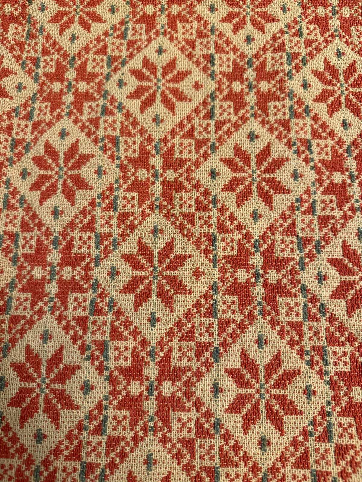 Yuletide Spirits 34” Woven Table Square