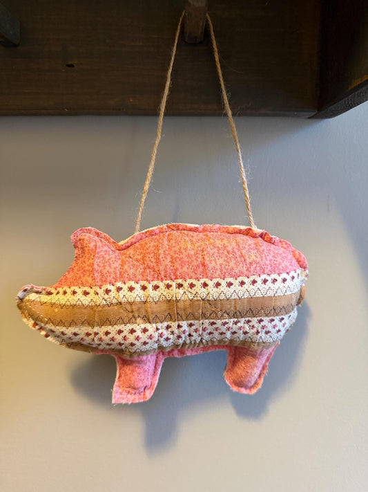 Quilted Primitive/Farmhouse Stuffed Hanging Pig