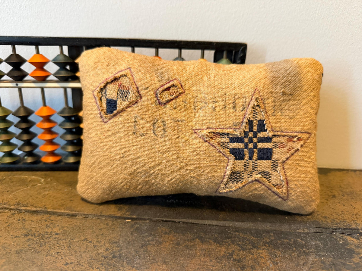 Primitive Americana Star Pillow Tuck